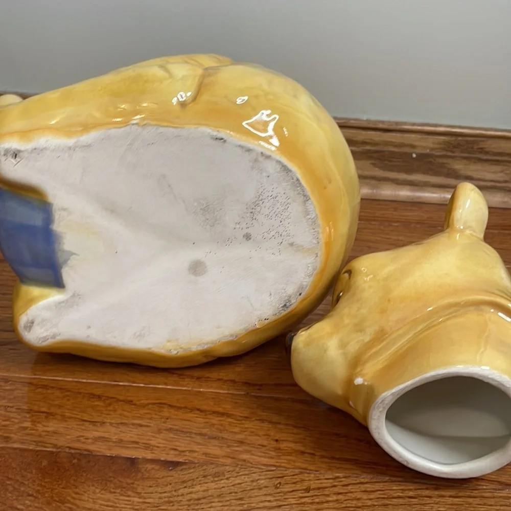 WINNIE‎ THE POOH Ceramic Cookie Jar. Vintage
